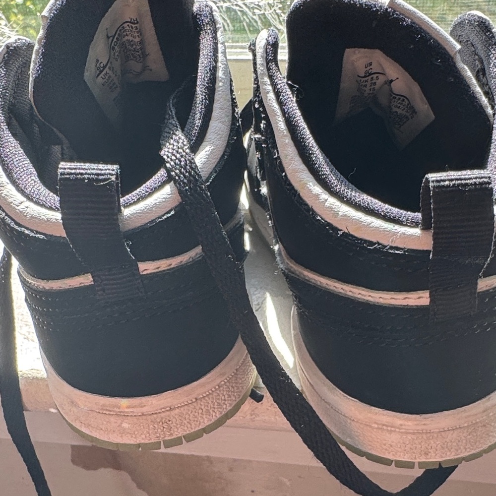 Jordan Black and White High-Tops - Picture 13 of 13